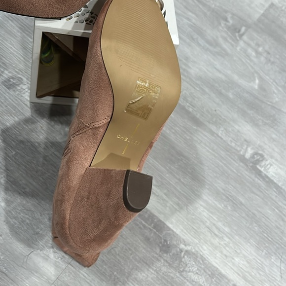 PART OF 4 for 20 just add 4 to bundle Chelsee ankle high zip up boots heel (7cm) - Picture 3 of 7